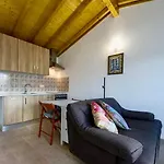 One Bedroom With Private Bathroom And Kitchen 木屋