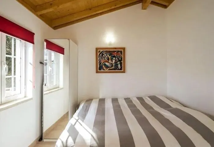 Dağ evi One Bedroom With Private Bathroom And Kitchen Alcobaça