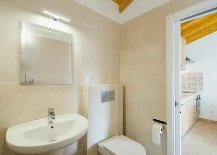 One Bedroom With Private Bathroom And Kitchen Alcobaça