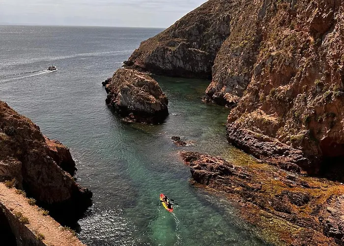 Σαλέ One Bedroom With Private Bathroom And Kitchen Alcobaça